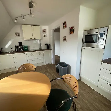 Gaestehaus Trulla Apartamento Bremm
